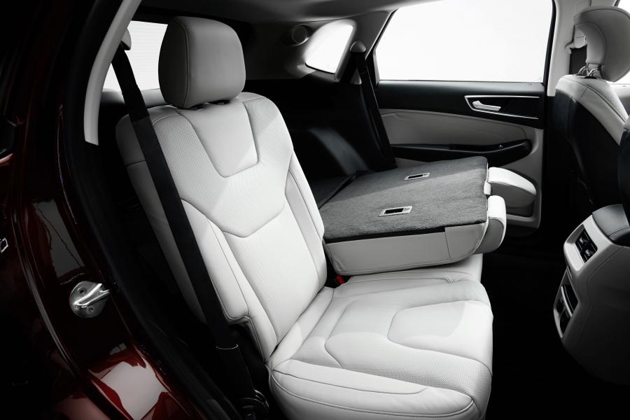  Ford Edge Titanium 2015 года  (фото 15 из 30)